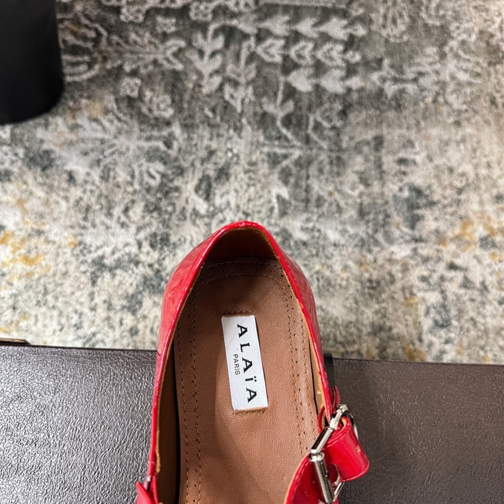 ALAÏA Red Patent Mary Jane Flats - Picture 8 of 9